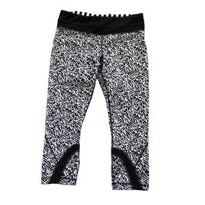Lululemon Womens Run Inspire Crop Sz 8 Black White Print Workout Exercise Run